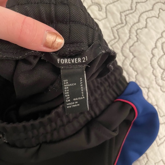 Forever 21 Joggers - Picture 4 of 5